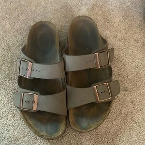 Brown girls Birkenstocks 34